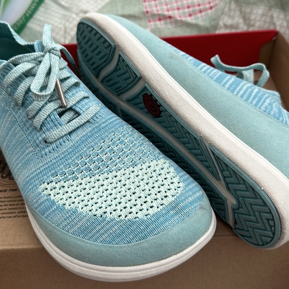 Altra Athletic Shoes - Picture 2 of 2